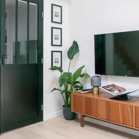Bright 28 M For 2 Refurbished And Decorated Apartman Párizs